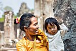 Mutter mit Kind, Angkor Thom, Kampodscha